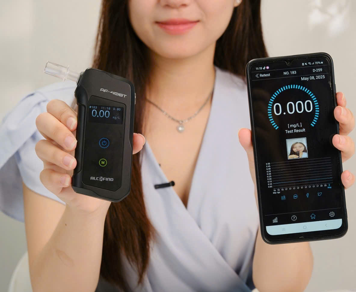 máy đo nồng độ cồn trong hơi thở